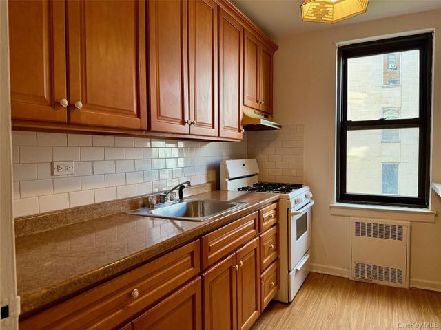 112-24 Northern Boulevard 3G, Corona, NY 11368