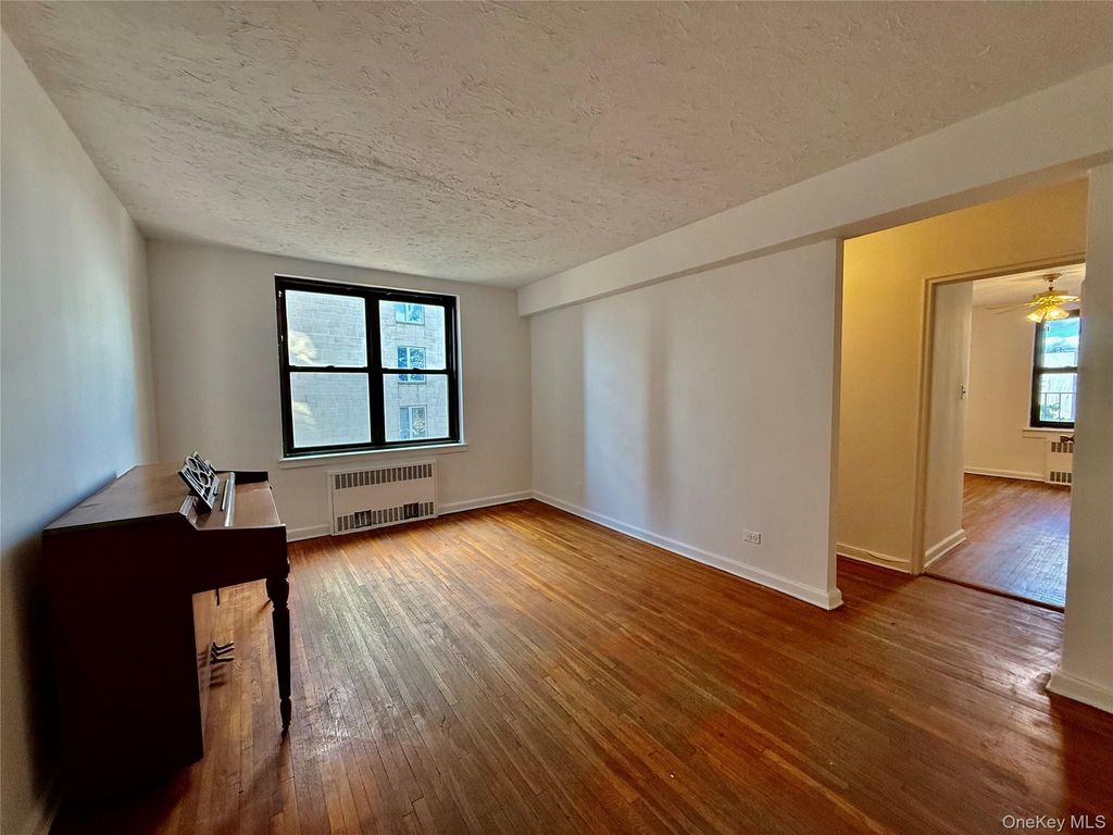 112-24 Northern Boulevard 3G, Corona, NY 11368 — photo 2