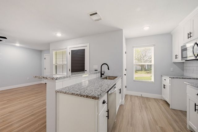 1523 W Bond Street, Denison, TX 75020