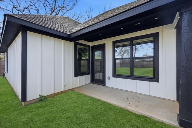 1523 W Bond Street, Denison, TX 75020