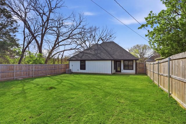 1523 W Bond Street, Denison, TX 75020
