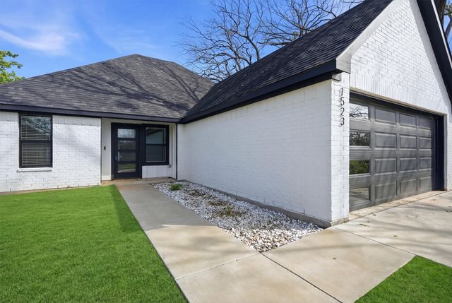 1523 W Bond Street, Denison, TX 75020