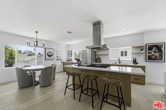 6018 S Harcourt Avenue, Los Angeles, CA 90043
