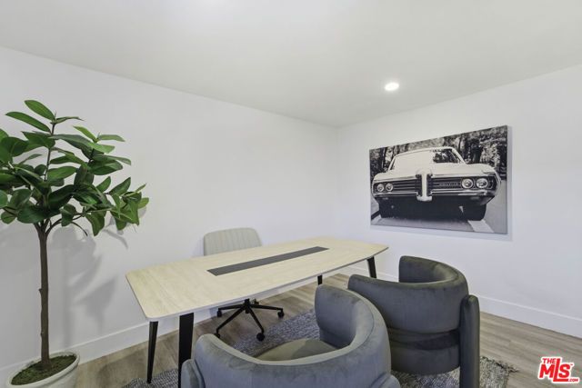 6018 S Harcourt Avenue, Los Angeles, CA 90043