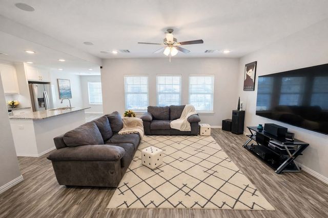 100 Midway Meadows, Pottsboro, TX 75076