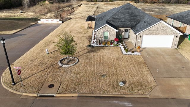 100 Midway Meadows, Pottsboro, TX 75076
