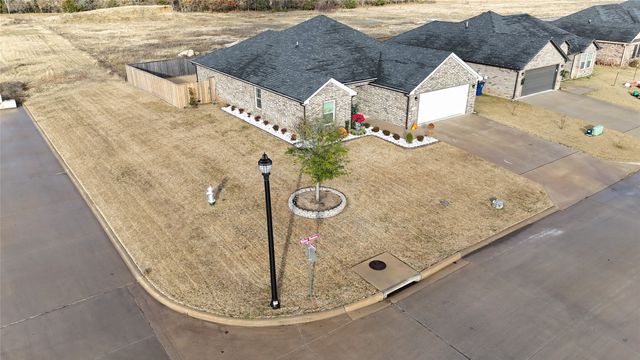 100 Midway Meadows, Pottsboro, TX 75076