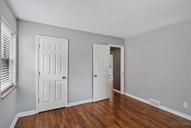 5065 Western Hills Ave, Cincinnati, OH 45238