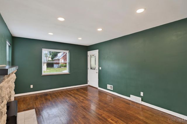 5065 Western Hills Ave, Cincinnati, OH 45238