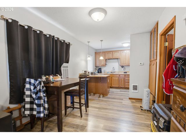 715 S MCLOUGHLIN Blvd, Oregon City, OR 97045