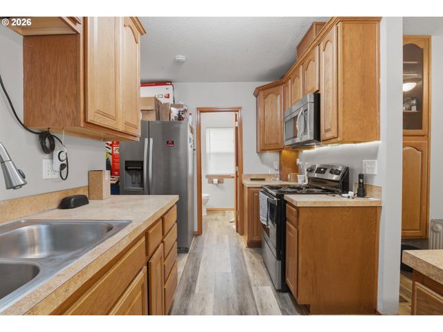 715 S MCLOUGHLIN Blvd, Oregon City, OR 97045