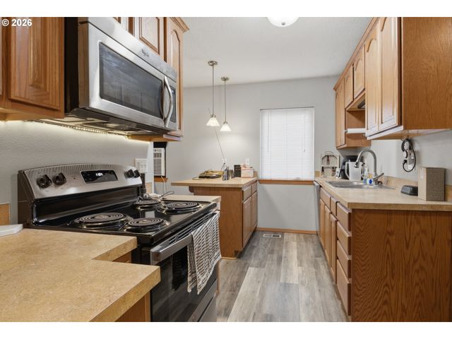 715 S MCLOUGHLIN Blvd, Oregon City, OR 97045