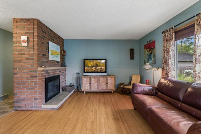 629 5th Avenue S, Hopkins, MN 55343