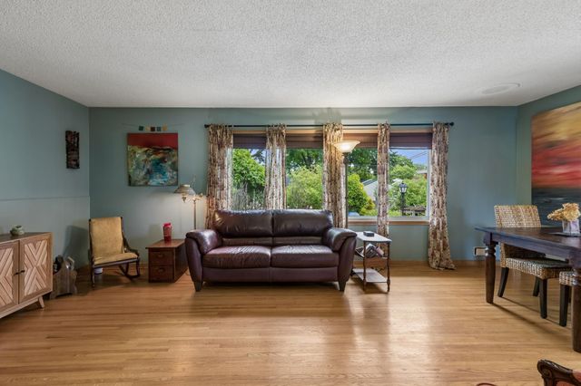 629 5th Avenue S, Hopkins, MN 55343