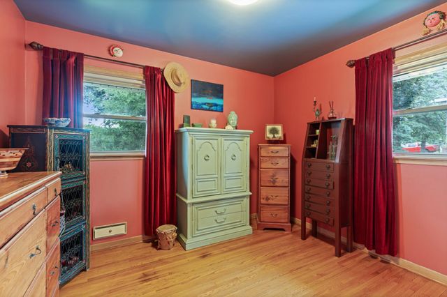 629 5th Avenue S, Hopkins, MN 55343