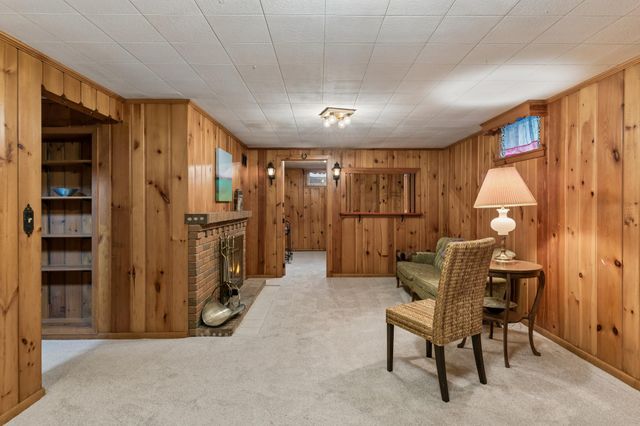 629 5th Avenue S, Hopkins, MN 55343