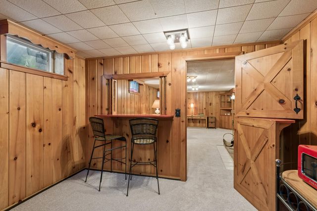629 5th Avenue S, Hopkins, MN 55343