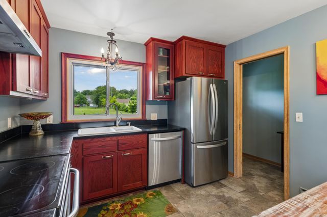 629 5th Avenue S, Hopkins, MN 55343