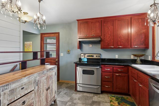 629 5th Avenue S, Hopkins, MN 55343