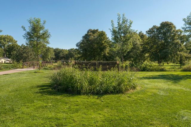 629 5th Avenue S, Hopkins, MN 55343
