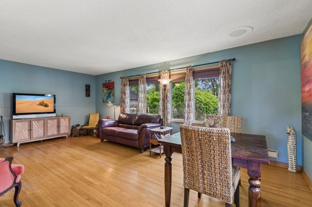 629 5th Avenue S, Hopkins, MN 55343