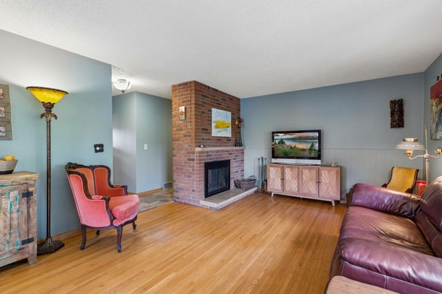 629 5th Avenue S, Hopkins, MN 55343
