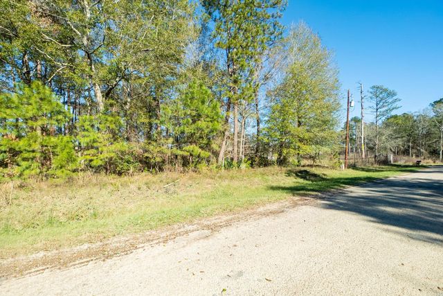 1928 County Road 3434 N, Cleveland, TX 77327