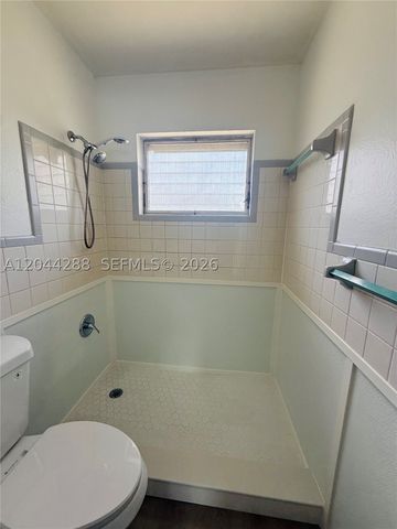 2423 Jeffcott St 1, North Fort Myers, FL 33901