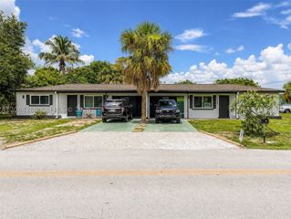 2423 Jeffcott St 1, North Fort Myers, FL 33901