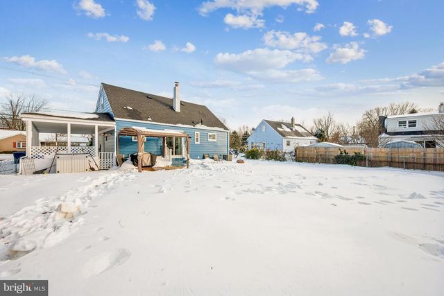 204 WOODPECKER LN, Mount Holly, NJ 08060