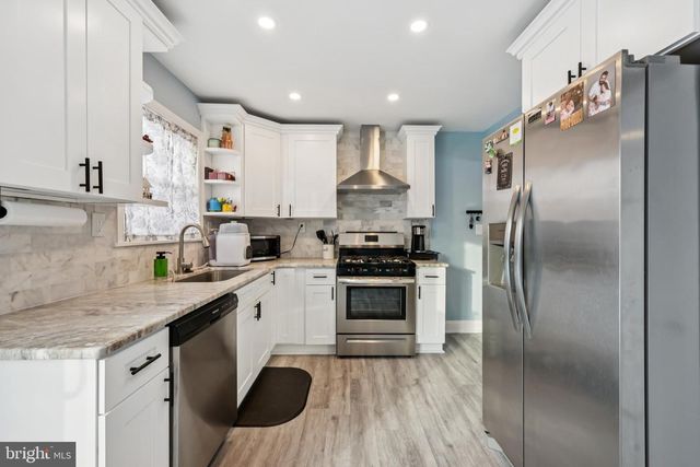 204 WOODPECKER LN, Mount Holly, NJ 08060