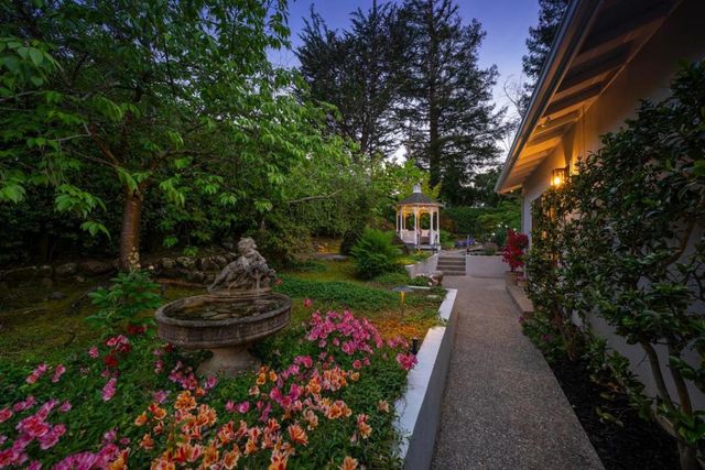 165 Pepper Avenue, Burlingame, CA 94010