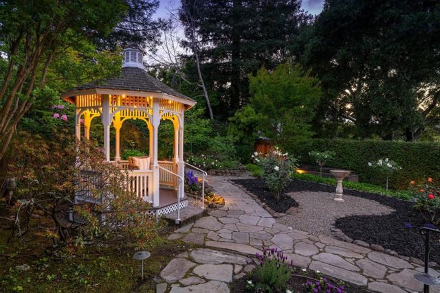 165 Pepper Avenue, Burlingame, CA 94010