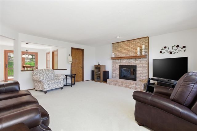 133 Village Drive, Cranberry Twp, PA 16066