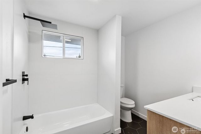 4002 Courtland Place S, Seattle, WA 98118