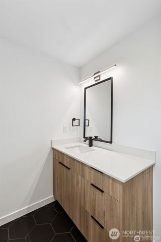 4002 Courtland Place S, Seattle, WA 98118