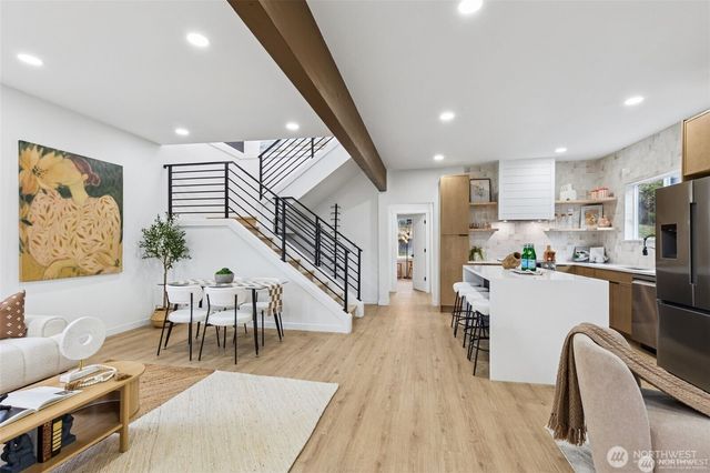 4002 Courtland Place S, Seattle, WA 98118