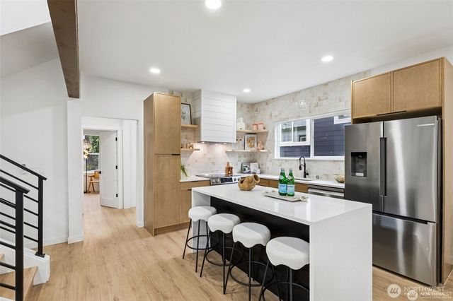 4002 Courtland Place S, Seattle, WA 98118