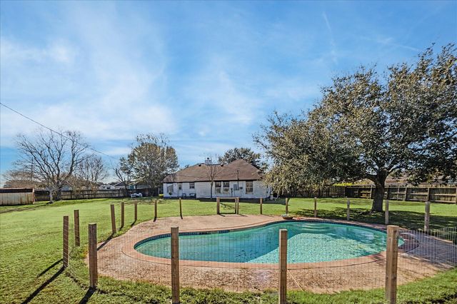 10503 Alex Drive, Needville, TX 77461