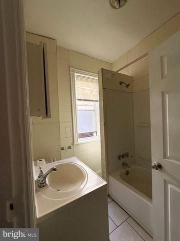233 N CREIGHTON ST, Philadelphia, PA 19139