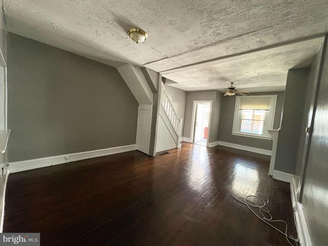 233 N CREIGHTON ST, Philadelphia, PA 19139