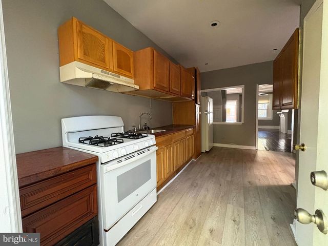 233 N CREIGHTON ST, Philadelphia, PA 19139