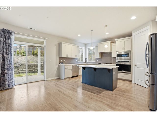 11788 Se HORSE TAIL FALLS Way, Happy Valley, OR 97086