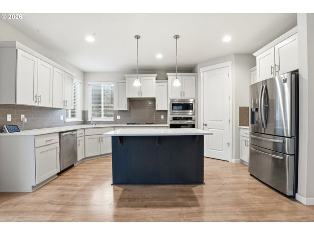 11788 Se HORSE TAIL FALLS Way, Happy Valley, OR 97086