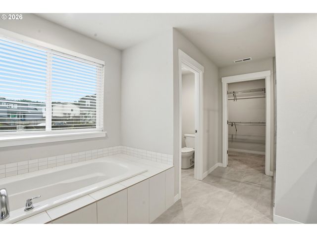 11788 Se HORSE TAIL FALLS Way, Happy Valley, OR 97086