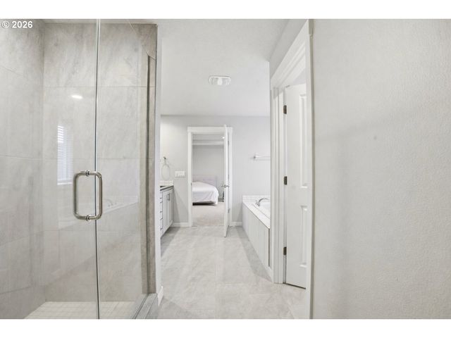 11788 Se HORSE TAIL FALLS Way, Happy Valley, OR 97086