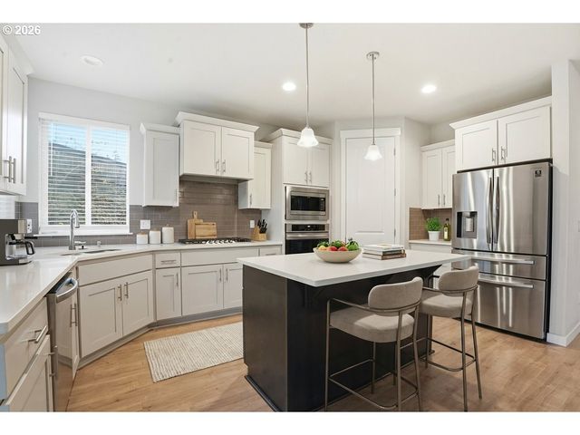 11788 Se HORSE TAIL FALLS Way, Happy Valley, OR 97086