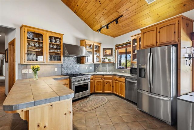 33393 Barn Owl Rd, Raymond, CA 93653