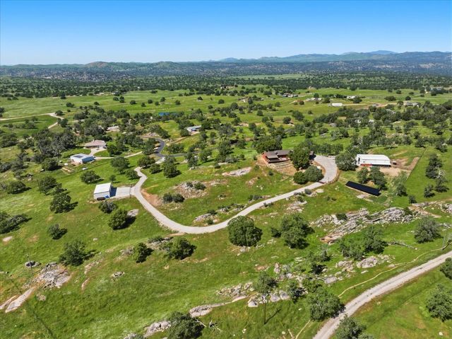 33393 Barn Owl Rd, Raymond, CA 93653