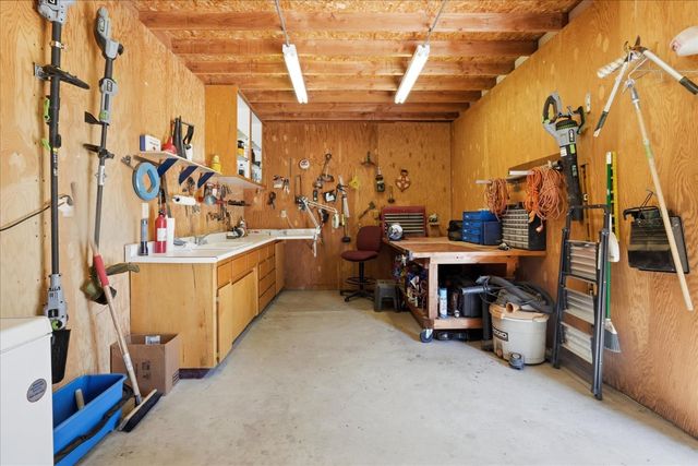 33393 Barn Owl Rd, Raymond, CA 93653